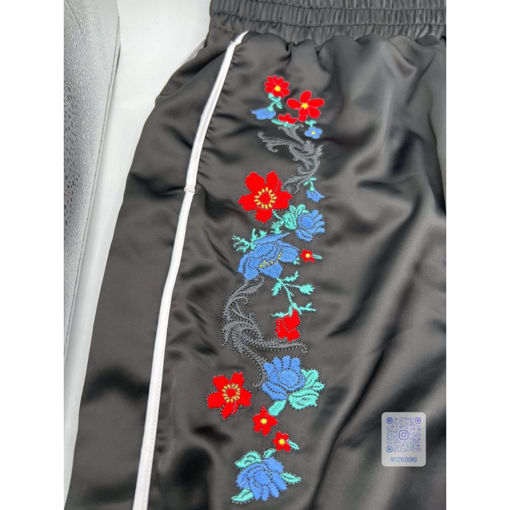 Versace Jeans Couture Luxe Floral Sunflower Black Garland Print Shorts - Picture 6 of 9